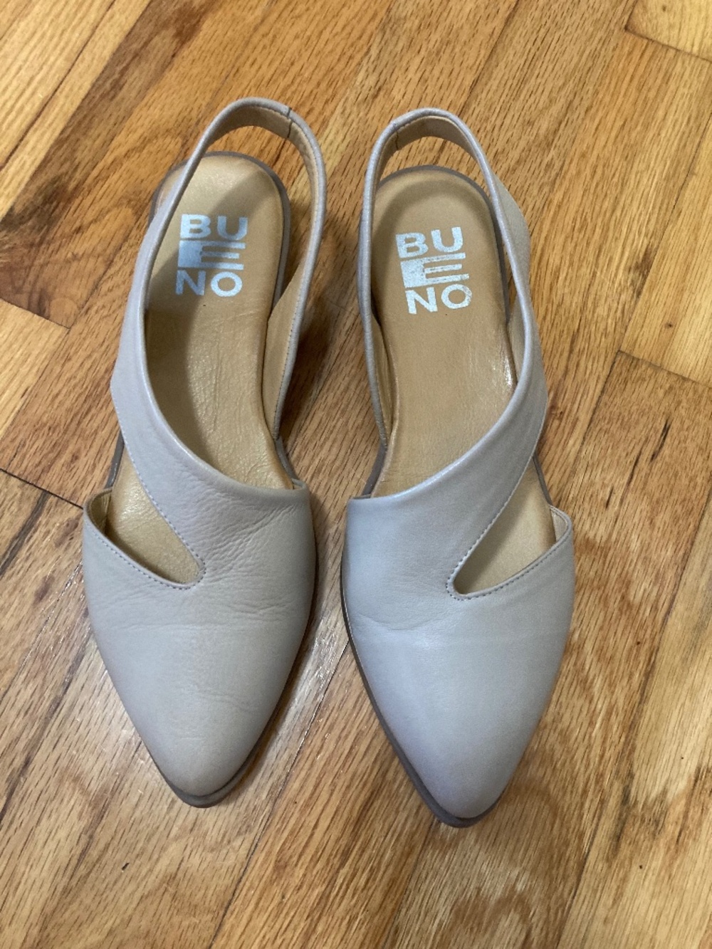 Bueno "Bianca" flats